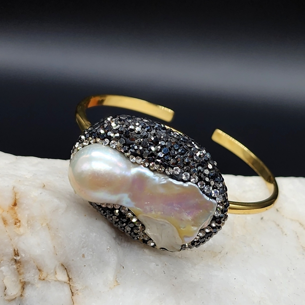 Premium Gold Plated Bracelet Large Genuine Baroque Pearl Crystals Unique Jewelry